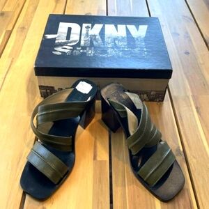 Nib DKNY Vintage Leather Olive Green Grass Strappy Chunky Heel Sandals‎ Size 9.5